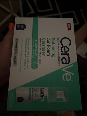 CeraVe Balancing Air Foam Cleanser — White and Teal